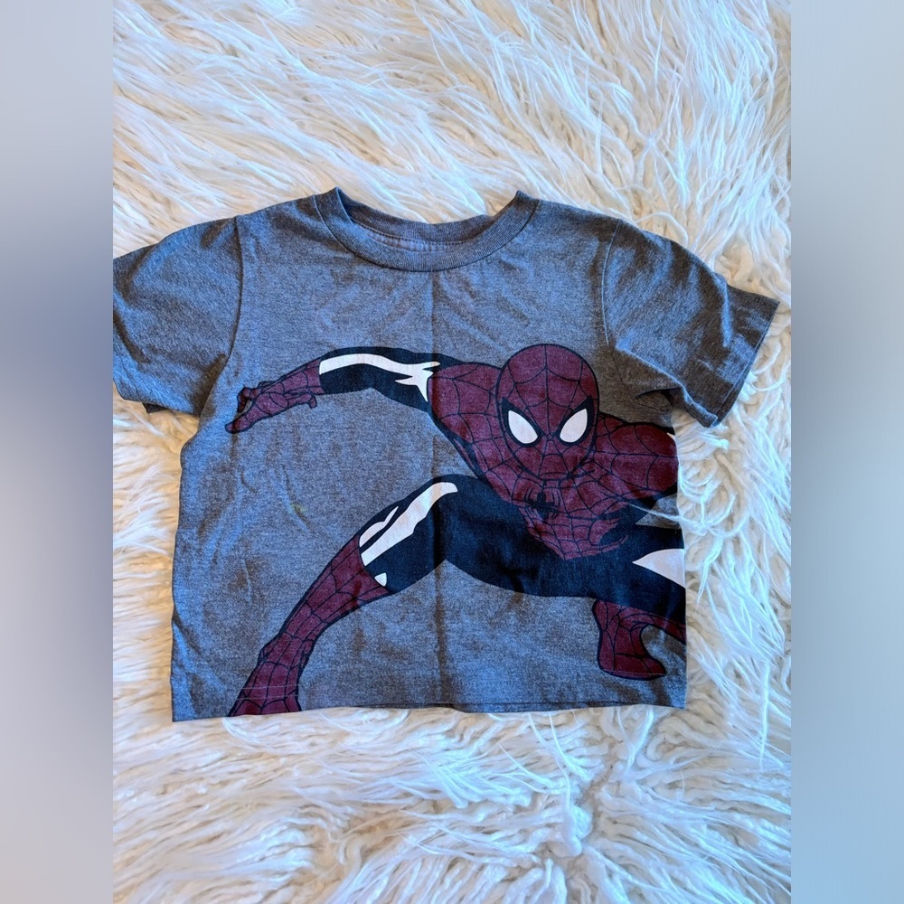 💛 10 for $13 💛 2T spiderman Tee shirt
